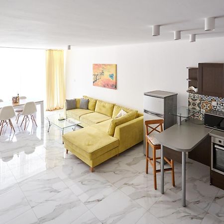 Luxury First Line Apartment With Pool By The Sea Nesebar Exteriör bild