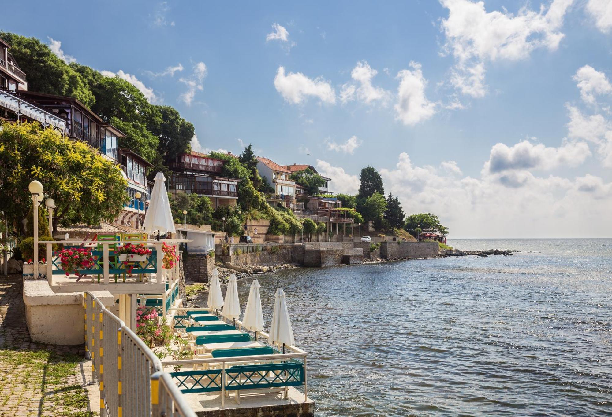 Luxury First Line Apartment With Pool By The Sea Nesebar Exteriör bild