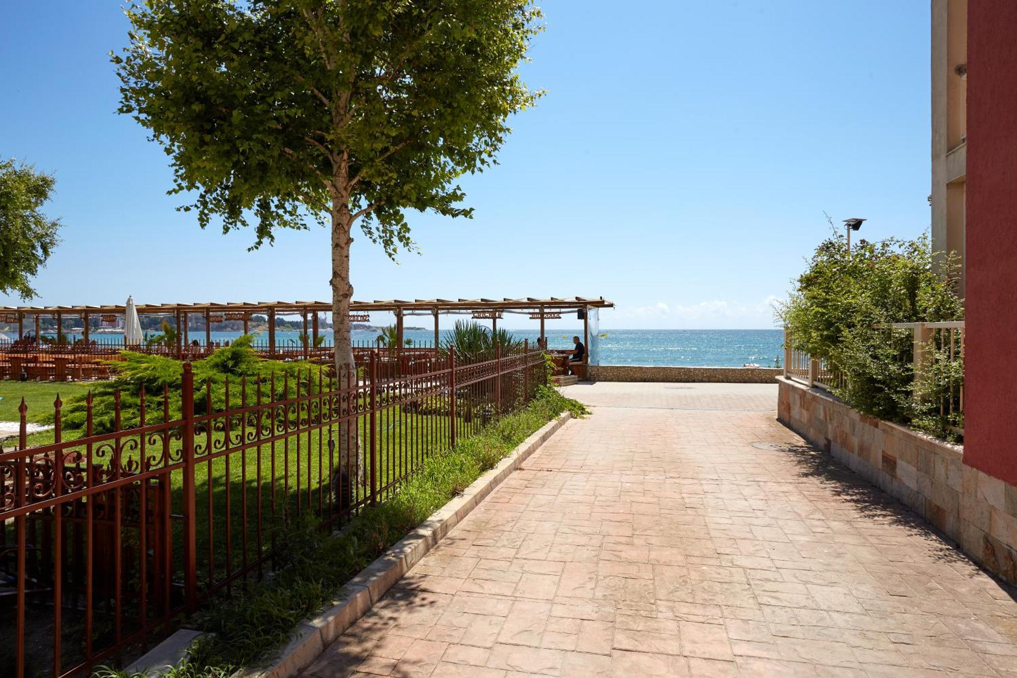 Luxury First Line Apartment With Pool By The Sea Nesebar Exteriör bild